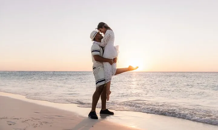 Private Vacation Photoshoot with Photographer in Virginia Beach