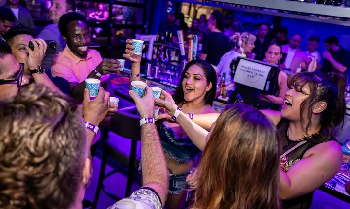 Arts District Bar Crawl - Speakeasies & Hidden Gems