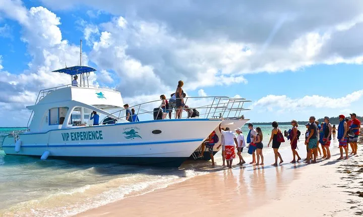 Sabina del Mar Party Boat VIP