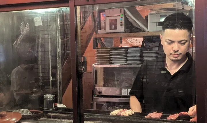 Tokyo Bar Hopping Tour with Izakaya and Taverns