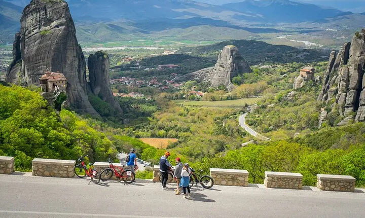 4-Hour Tour Morning Highlights of Meteora on E-Bike