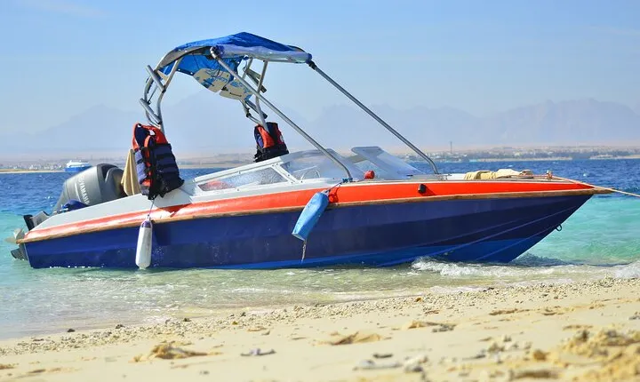 Private Speed Boat Snorkeling Trip With Parasailing - Hurghada