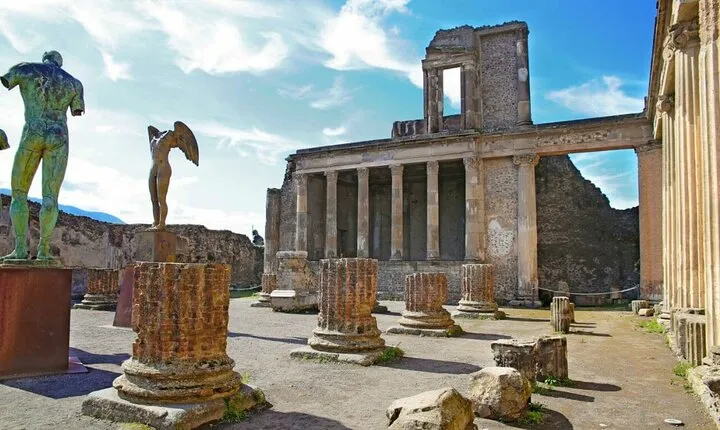 Pompeii: Fast Track Entry Ticket with Digital Audio Guide