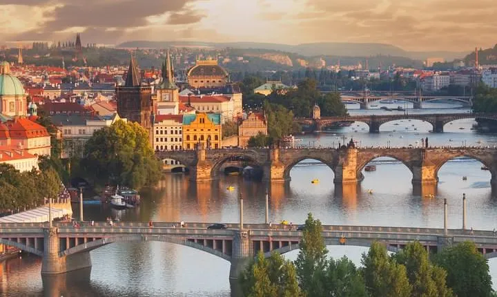Discover Prague Private Tour - 3 hours