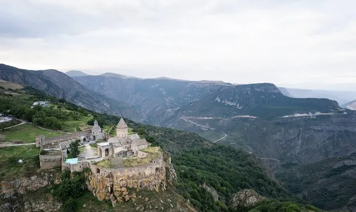 Yerevan: Tour to Tatev, Khndzoresk, Shaki waterfall, Areni winery