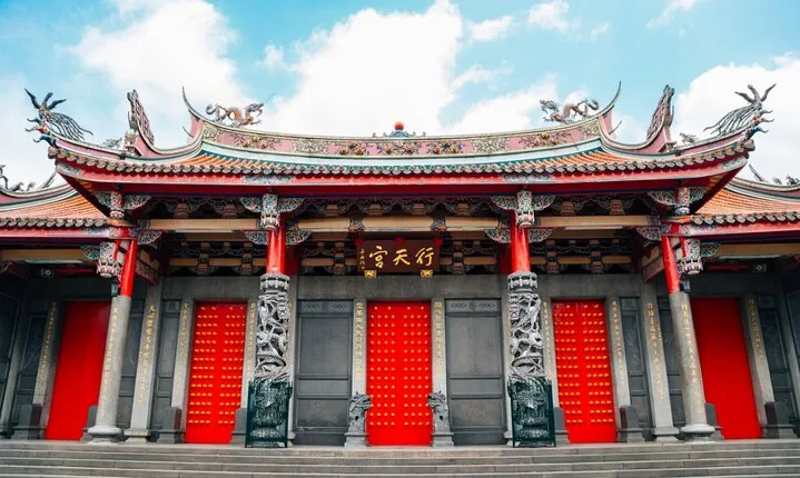 2-Hour Vegetarian Private Walking Tour - Xingtian Temple
