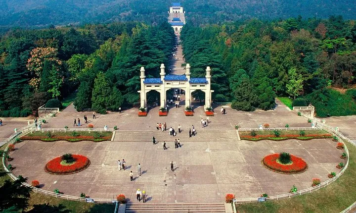 Private Nanjing Layover Tour to Sun Yat-sem Mausoleum and Xiaoling Tomb