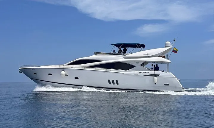 Marlet Sunseeker 82' yacht rental, the largest in Cartagena