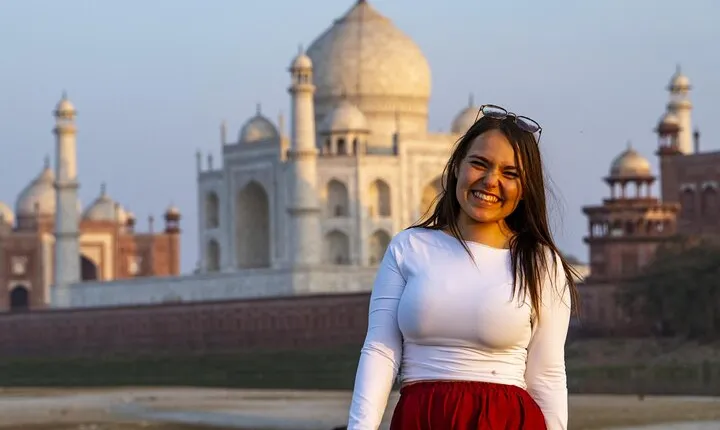 Taj Mahal Sunrise Tour from Delhi By Car