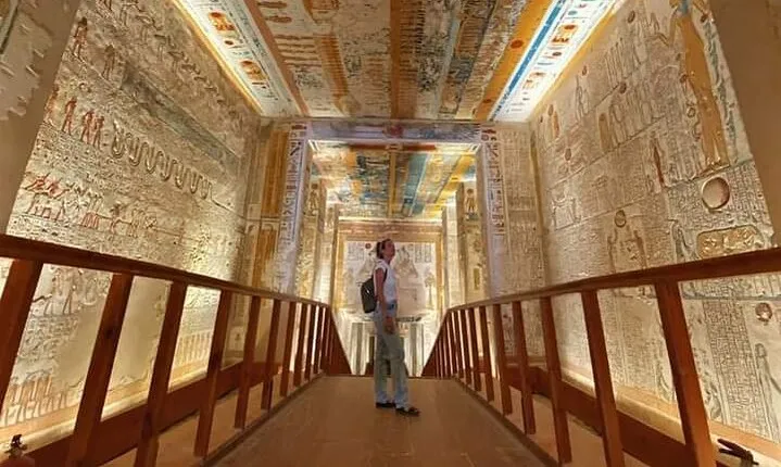 Private Luxor tour to Valleys of Kings and Queens with Felucca