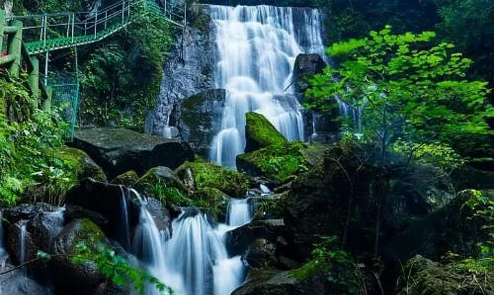 Private Transfer between Hangzhou City and Canglong Waterfall in Anji