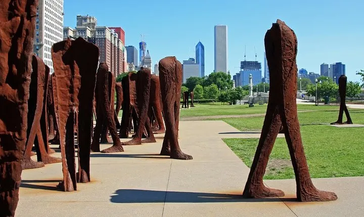 Private Walking Tour of Chicago’s Artsy Cultural Landmarks 