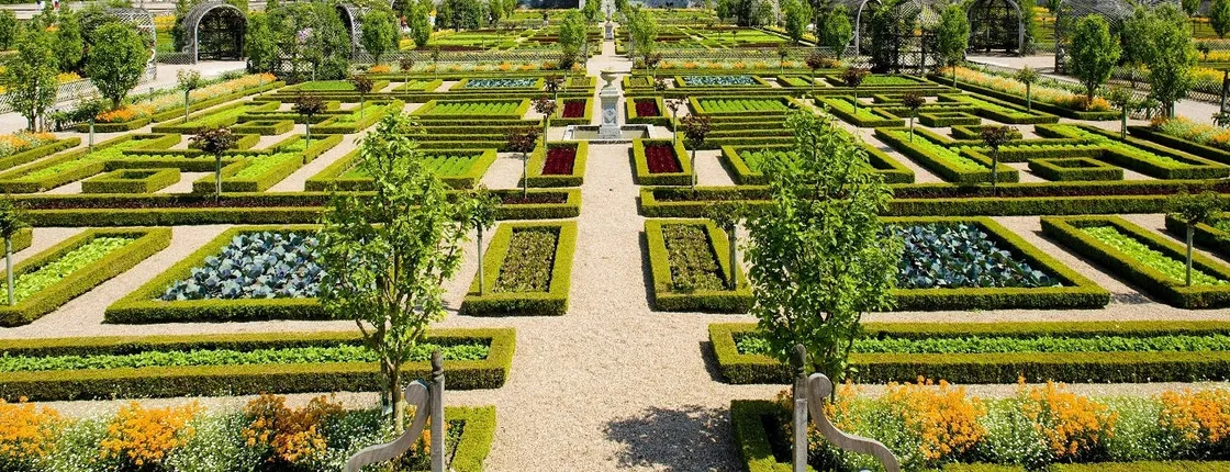 Private Tour of Châteaux Azay, Langeais, Villandry with Wine Tasting