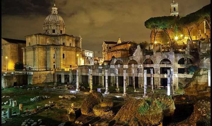 Rome's Twilight Charm: Private Night Tour with Personal Driver