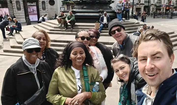 London Tour including 30 Top Sights with Blue Badge Tour Guide