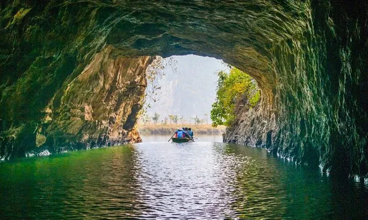 2 Day Tour Hoa Lu - Trang An - Mua Cave - Bich Dong - Cuc Phuong