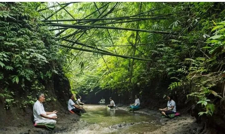 Bali Spiritual: Palm Reading, Purification, and Healing