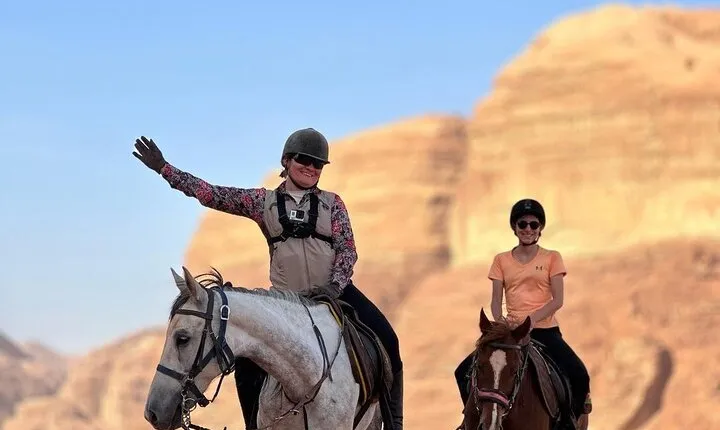 horse riding 2 hours tour in Wadi Rum