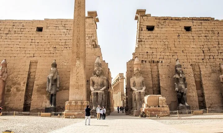 Luxor Full Day Private Tour of East and West Banks Discovery