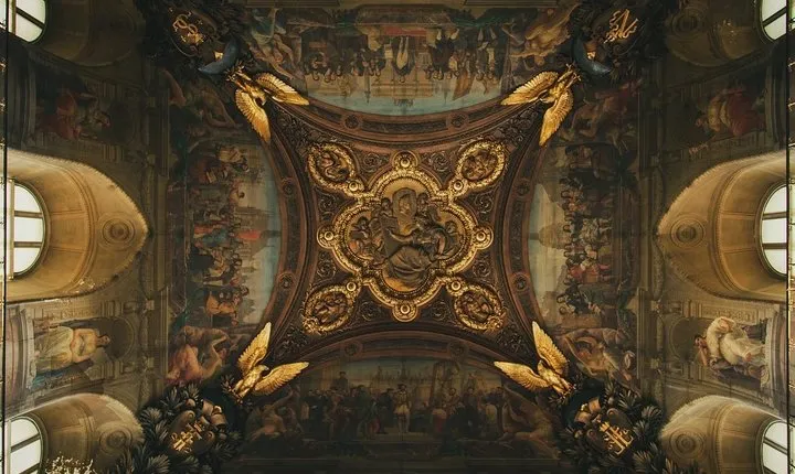 PARIS: Louvre Tour