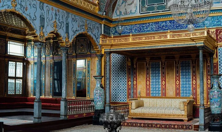 Topkapi Palace with Small Group with Private Tour Option