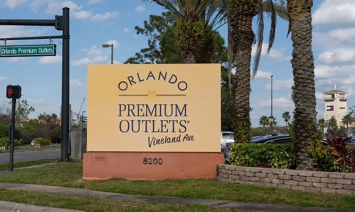 Private Shopping Tour from Orlando to Orlando Vineland Outlets