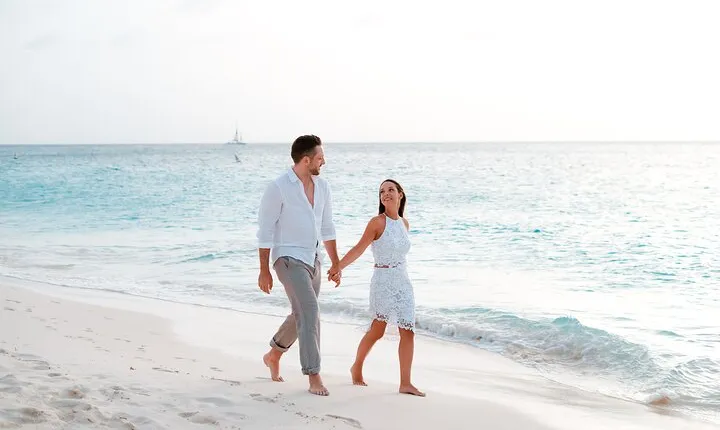 Private Vacation Photoshoot with Photographer in Miami Beach