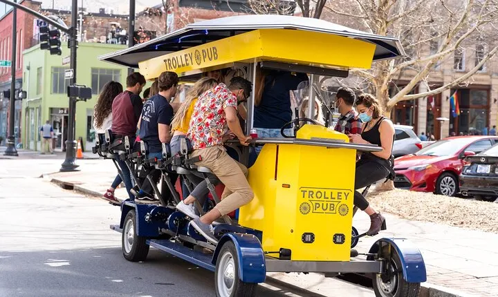 Public Party Bike Pub Crawl Tour in Austin