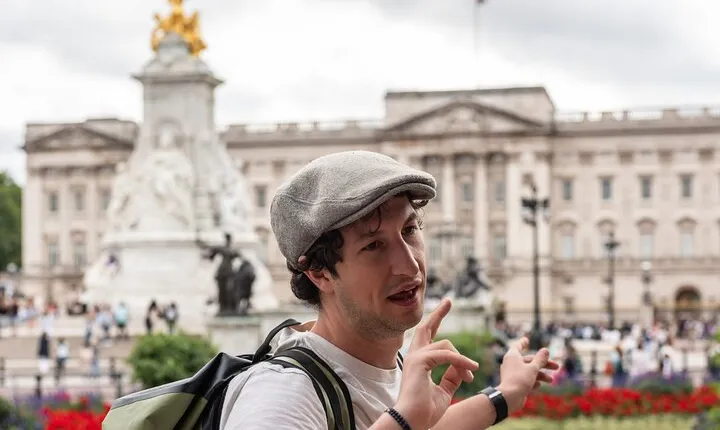 British Royal 3 Hour Walking Tour!