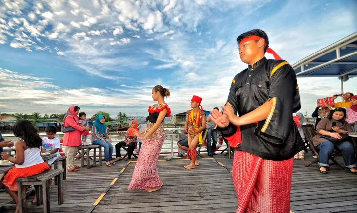 Kuching Cultural & Heritage Tour with Sarawak Sunset River Cruise