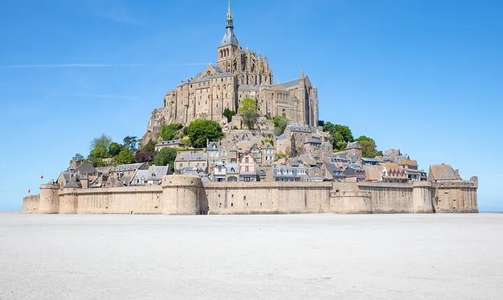 Mont Saint-Michel Day Private Tour from Paris
