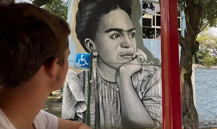 Following Frida Kahlo and Diego Rivera