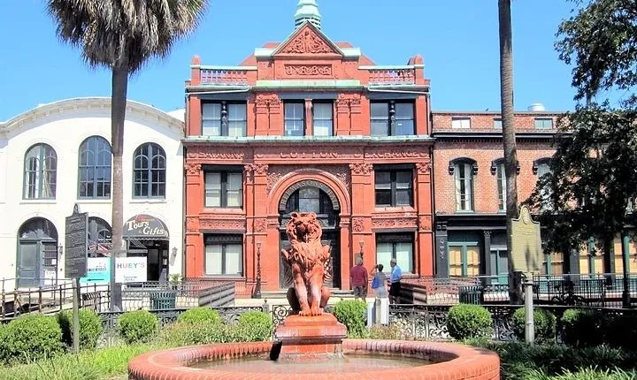 Historic Savannah Guided Walking Tour