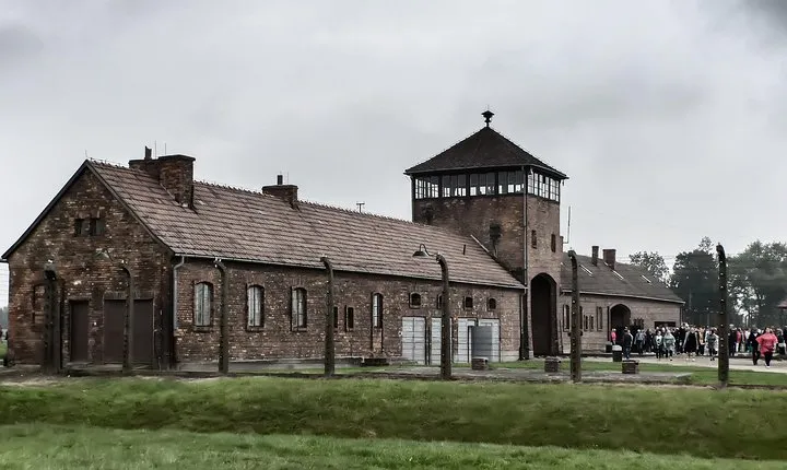 Auschwitz & Birkenau Small Group Live Guided Tour with Hotel Pick Up Transport