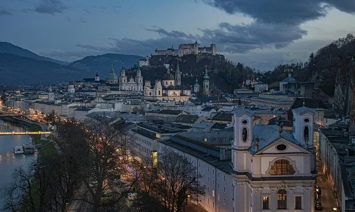 Private Transfer from Passau to Salzburg with 2 hours for sightseeing