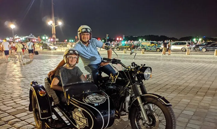 Private tour of Bordeaux at night in a sidecar