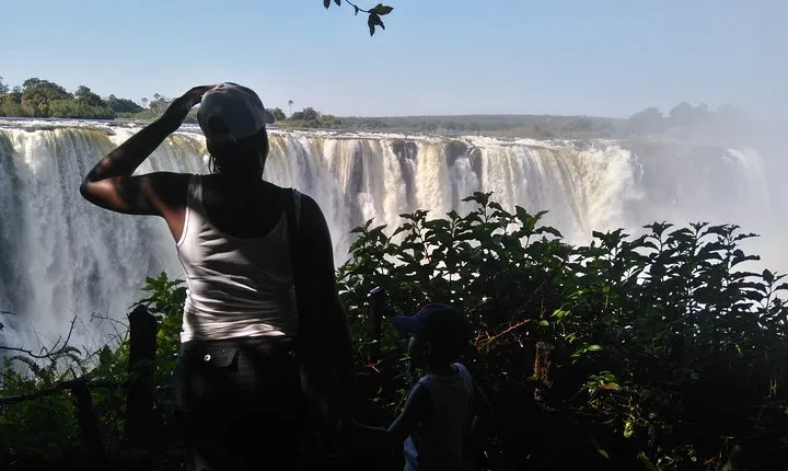 Victoria Falls Guided Tour with Pickup