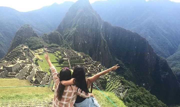 Sacred Valley and Machu Picchu Tour in 2 Days