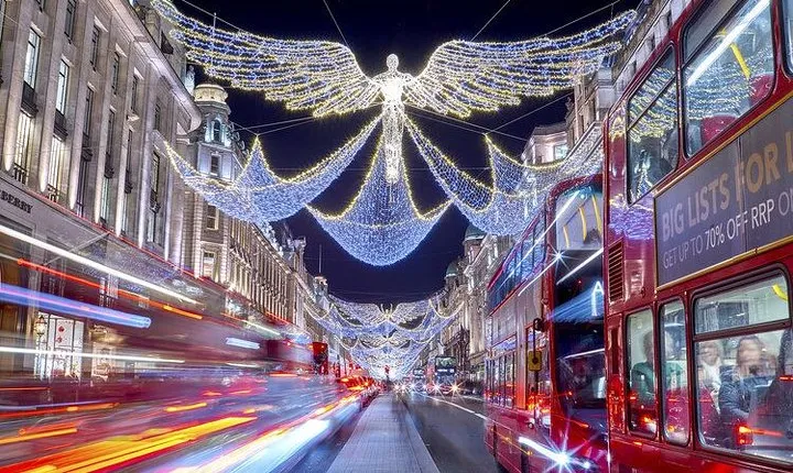 London by Night Bus Tour with Christmas Lights and Live Guide