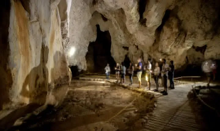 Chillagoe Caves and Outback Day Trip from Cairns