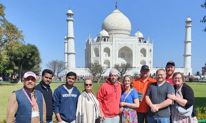 Taj Mahal Same Day Trip from Gatimaan Express Train from Delhi