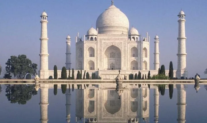 Taj Mahal Day Tour by Super luxury Car