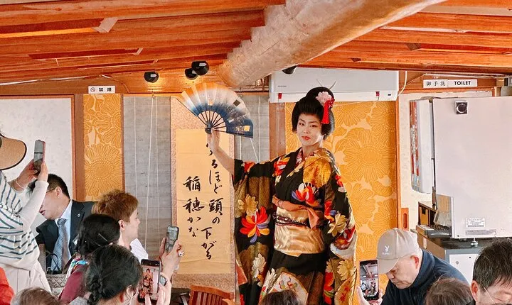 Tokyo Bay Cruise Yakatabune with Japan Dance & Drinks