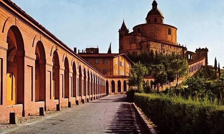 Porticoes of Bologna and Basilica San Luca Guided tour
