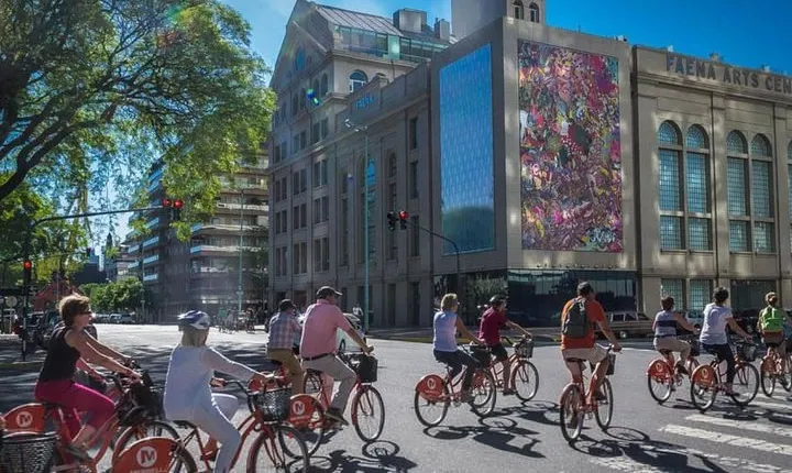 Buenos Aires Bike Tour: San Telmo and La Boca Districts