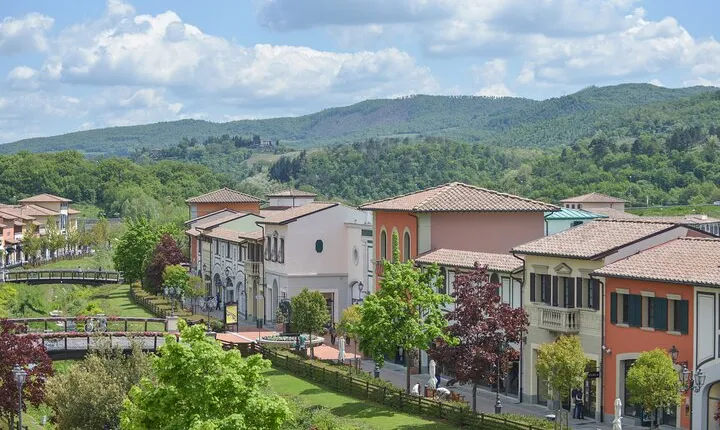 Florence Shopping Day Tour: Barberino Outlet
