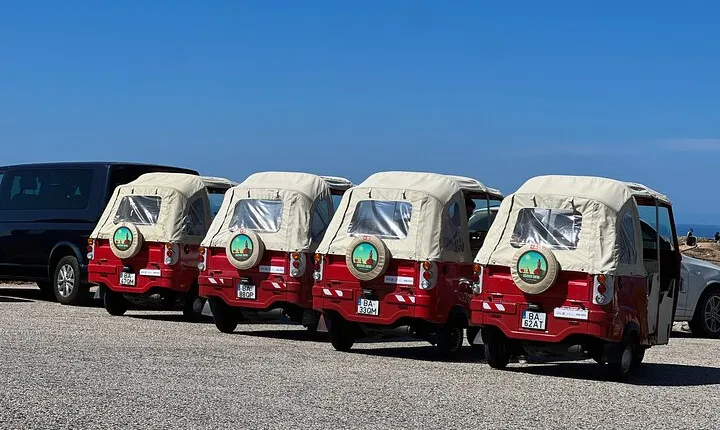 Full-Day Guided Tuk-Tuk Tour in Sintra