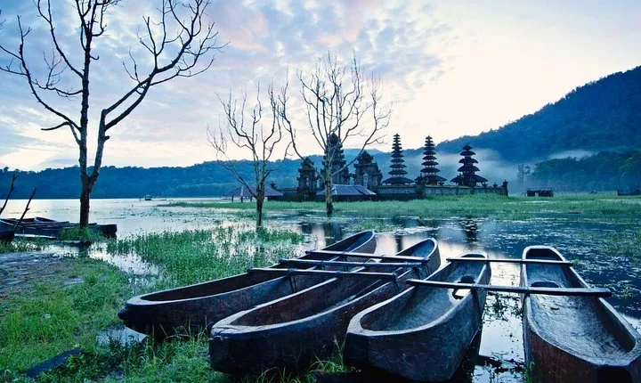 Explore Twin Lake Jungle Trekking and Canoeing
