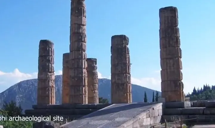 Private Delphi tour with a Pickup