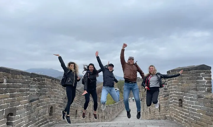 Great Wall & Old City Hutong Join In Group Layover Tour (9AM-5PM)